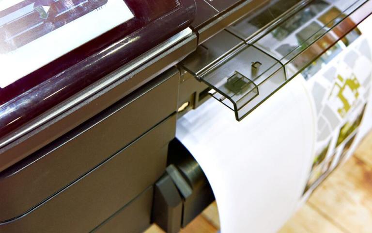 Wide format printer printing 